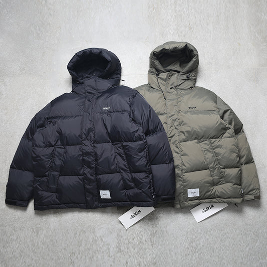 Thick, warm and waterproof mid-length down jacket